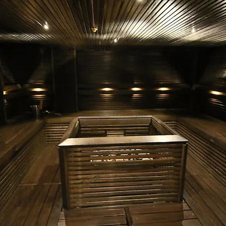 Willa Suuri Talo Kaskisaaressa Laehellae Helsingin Keskustaa *