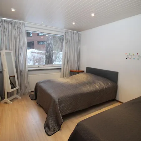 Suuri Talo Kaskisaaressa Laehellae Helsingin Keskustaa * Helsinki