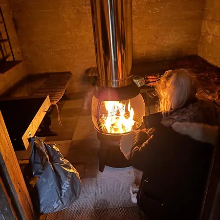 Suuri Talo Kaskisaaressa Laehellae Helsingin Keskustaa Villa Helsinki