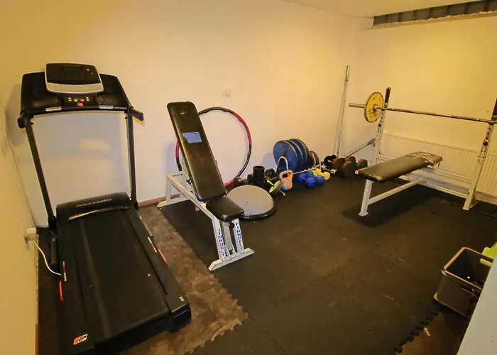 Suuri Talo Kaskisaaressa Laehellae Helsingin Keskustaa הלסינקי