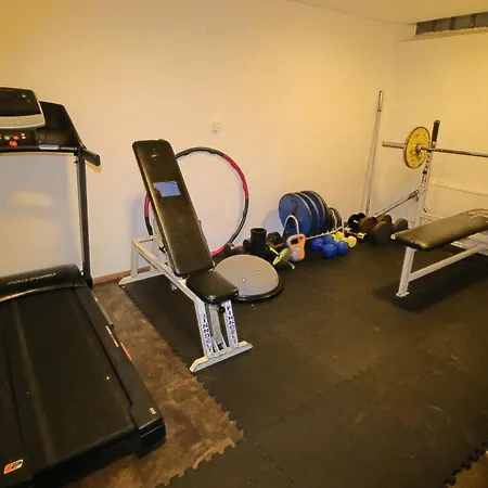 Suuri Talo Kaskisaaressa Laehellae Helsingin Keskustaa Helsingfors